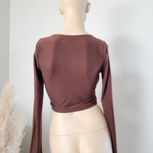 NWOT Forever21 faux wrap crop top v neck sexy low cut. Size L - Picture 2 of 5